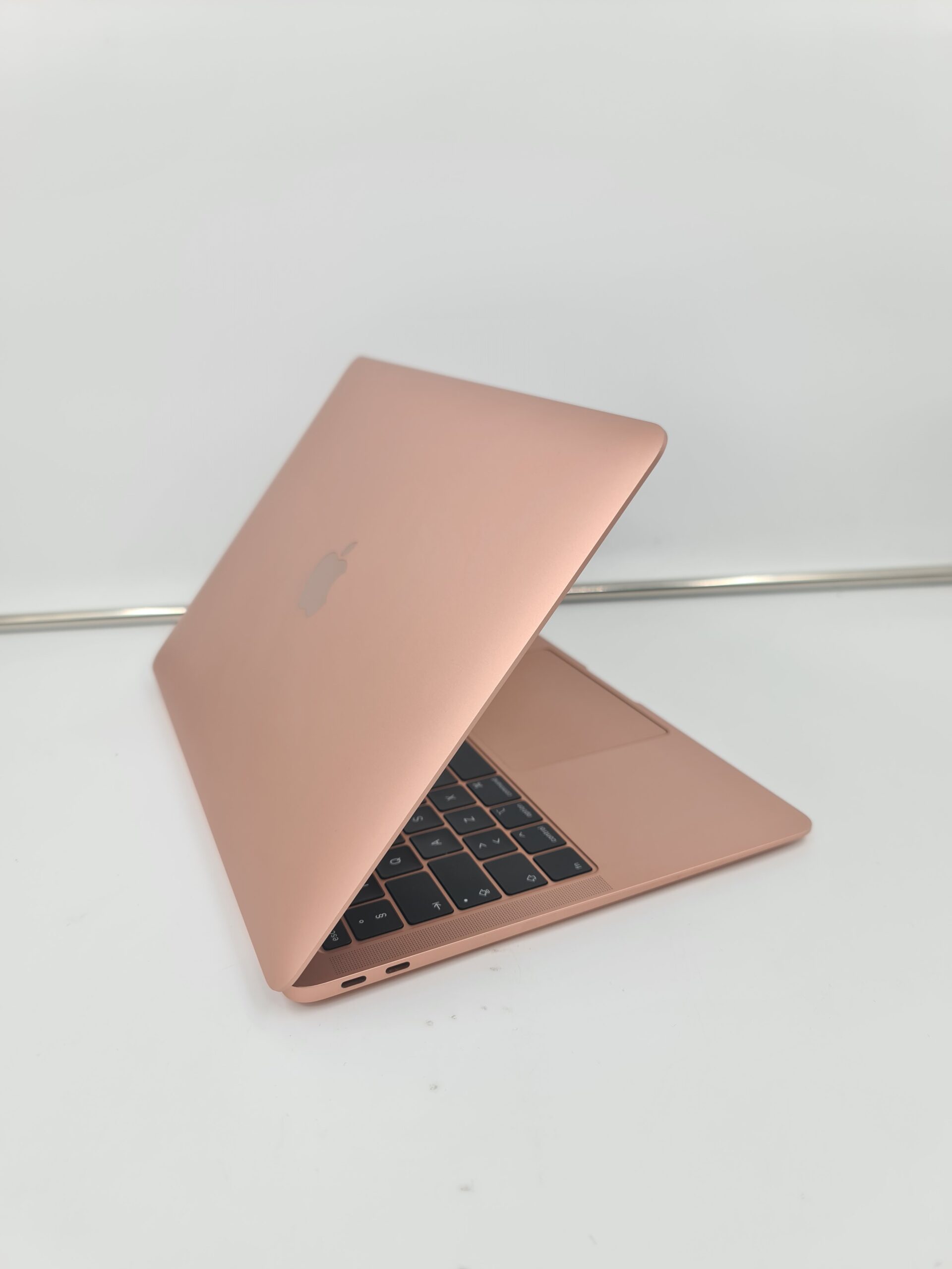 Macbook air 2019/i5-8210Y/8gb/256ssd/13inca/RETINA - Slika 2