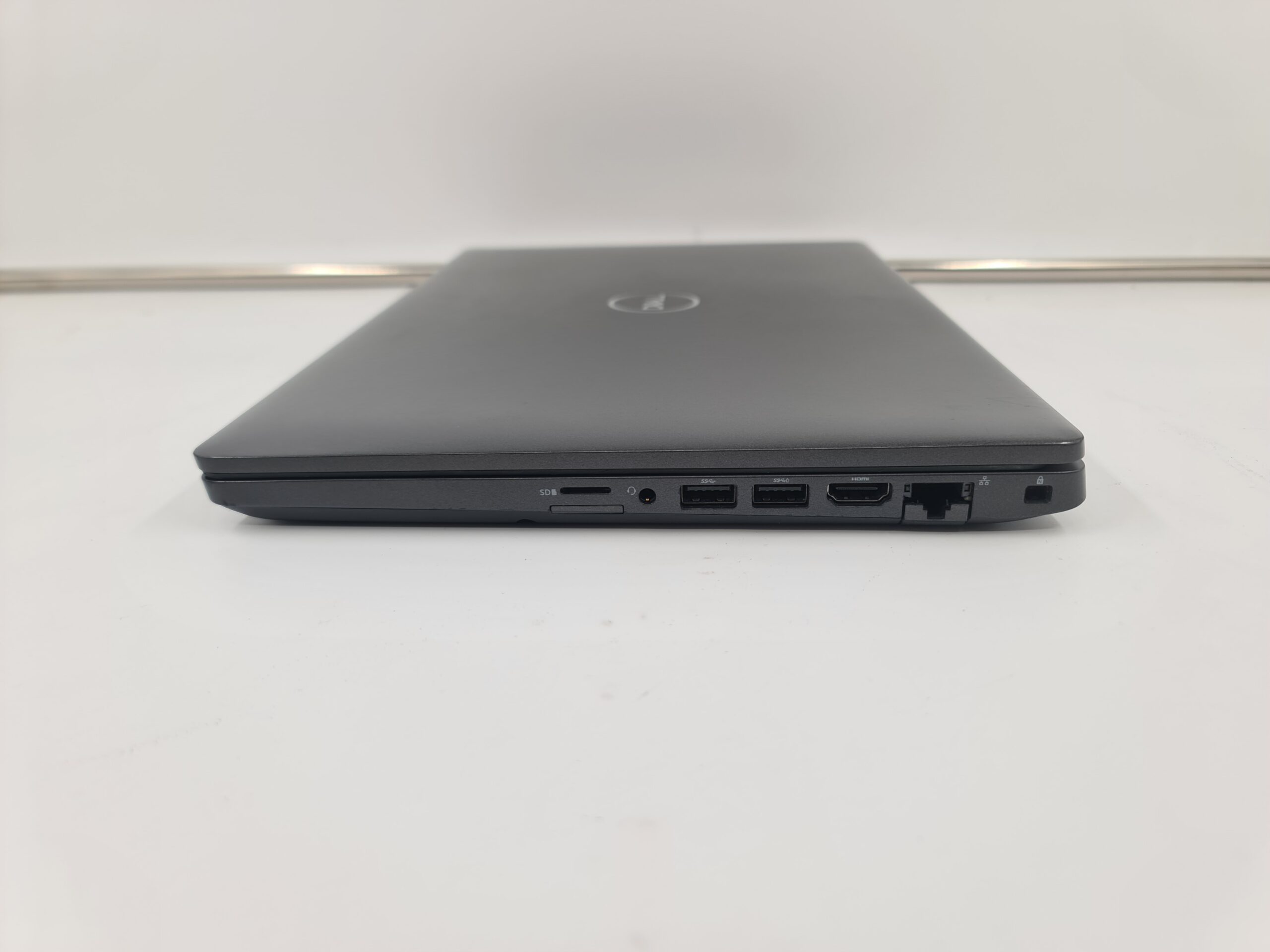 DELL Latitude E5590 Reconditionné – i5 8350U, SSD 256 Go, 8 Go RAM