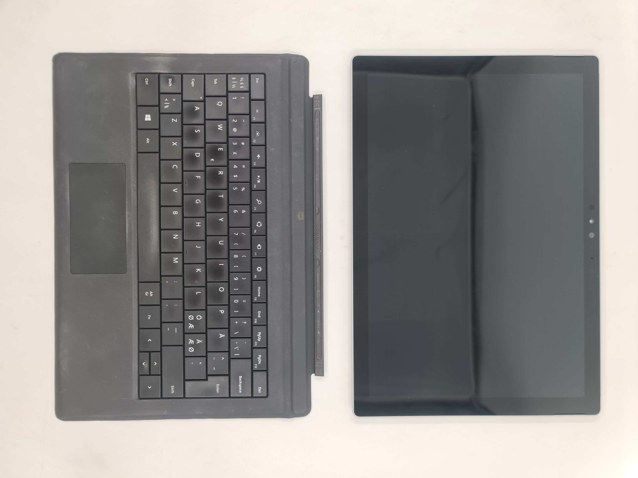 Surface Pro 4/i5-6300u/8gb/256ssd/12.3 2K TOUC/sv/5H - Polovni ...