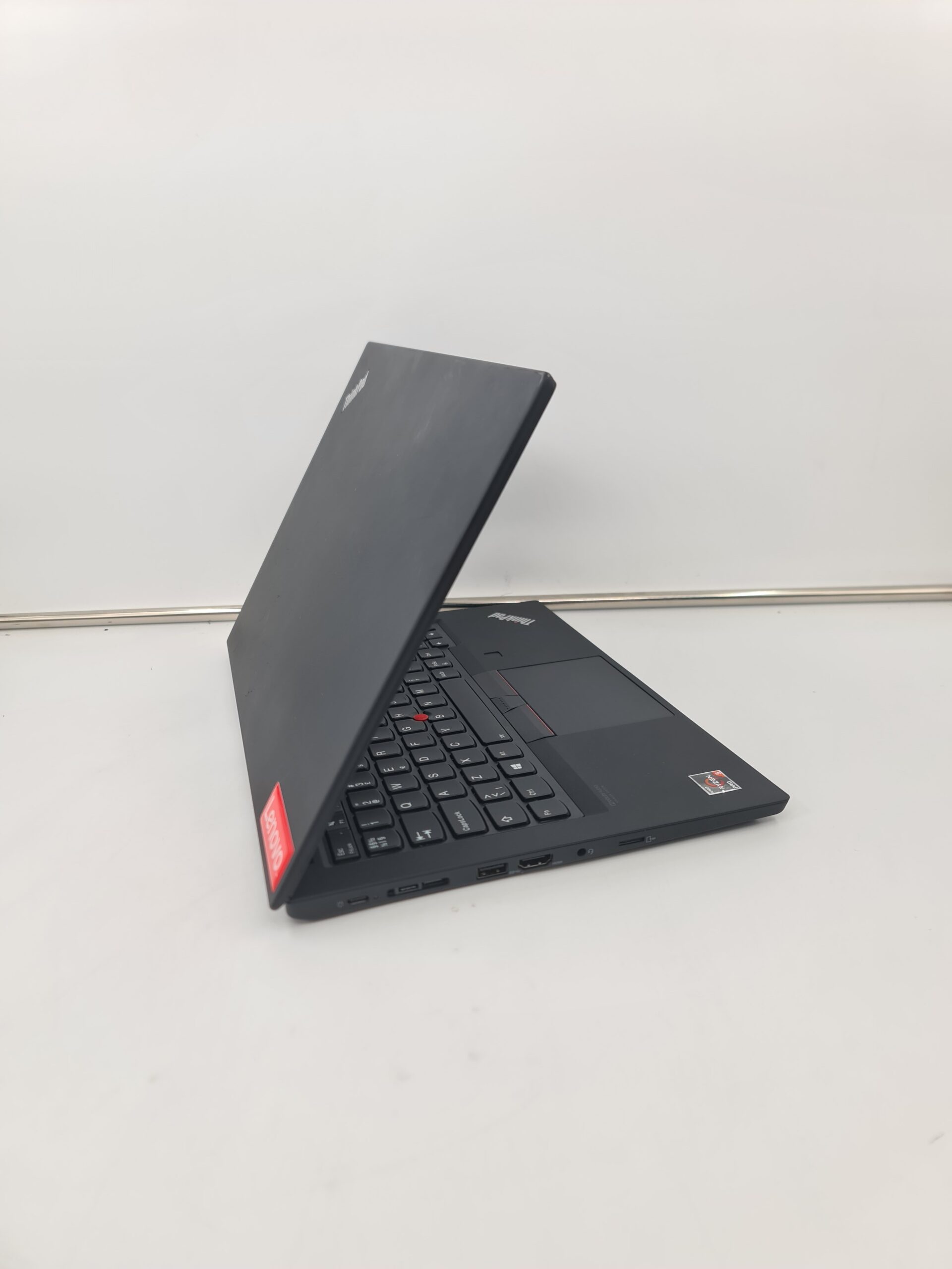 Lenovo T14 G1/Ryzen 5 4650U/16gb/256nvm/14Fhd IPS/Radeon/4H - Slika 2