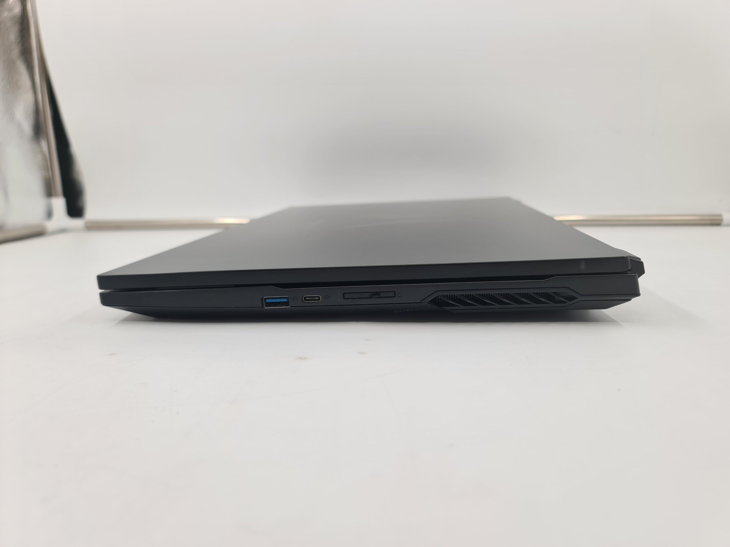 Medion Erazer E15 Ryzen 5 5600H/24gb/512+500/17.3/RTX 3050 - Slika 4