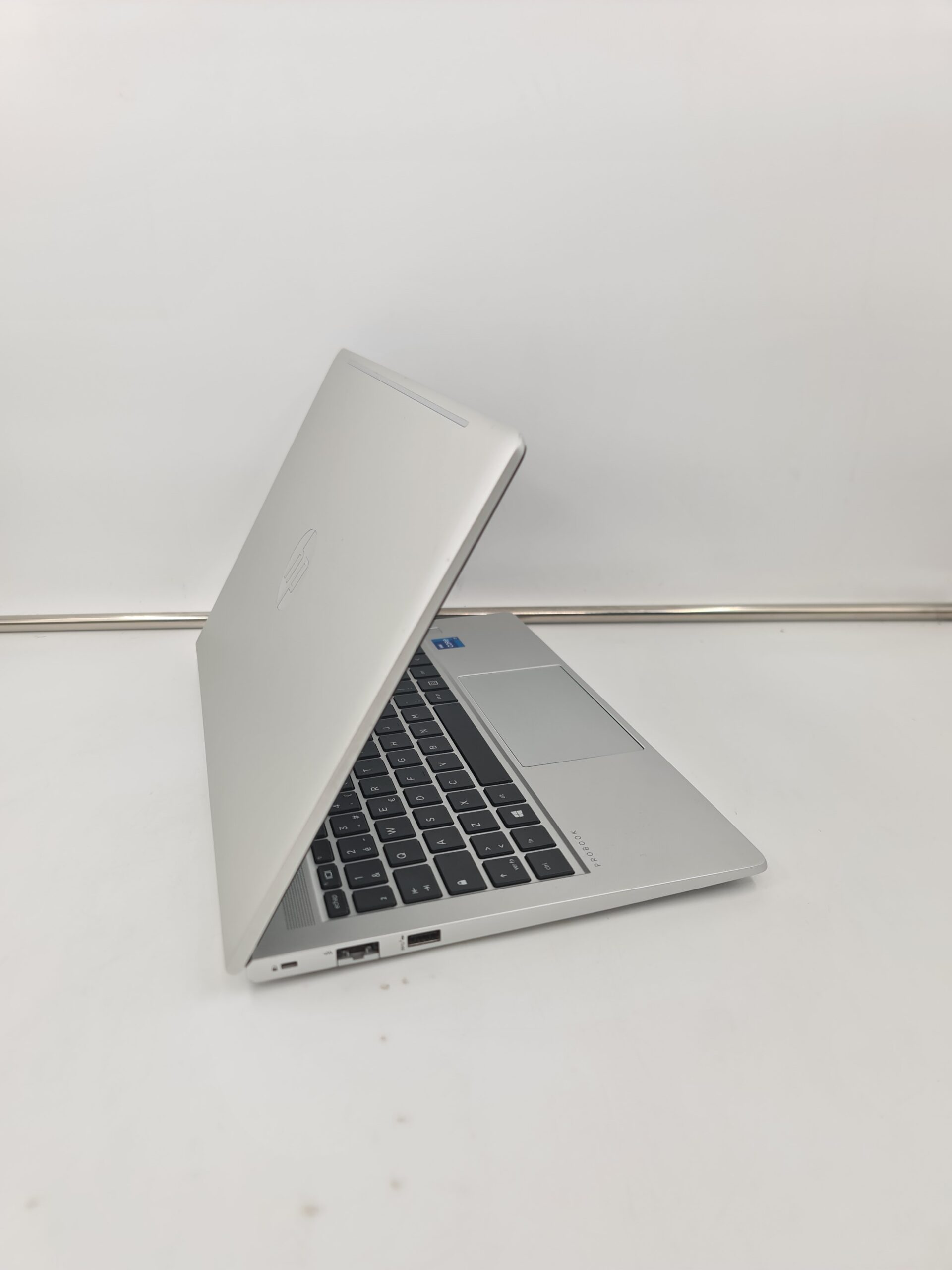 Hp probook 440 g8/i7-1165G7/16gb/512nvm/14FHD IPS/Iris Xe/6H - Slika 2