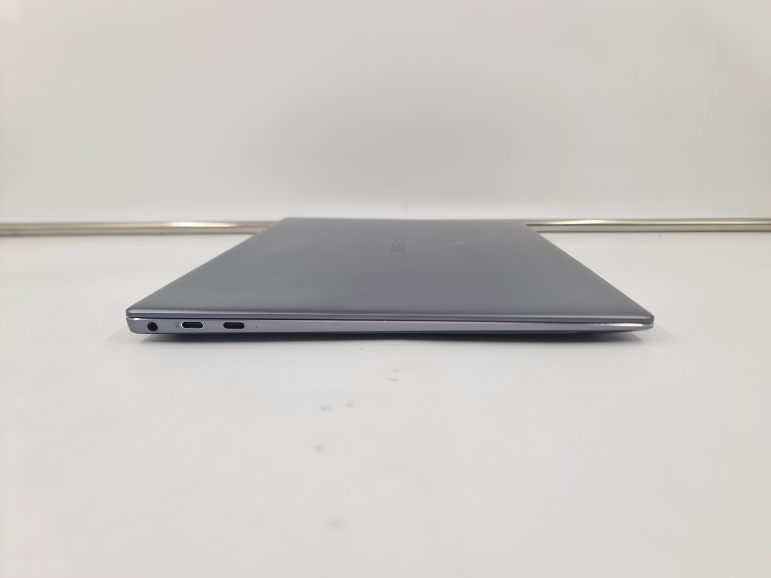 Huawei matebook X Pro/I5-10210/16gb/512gb/13.9 3K TOUC/MX250 - Slika 3