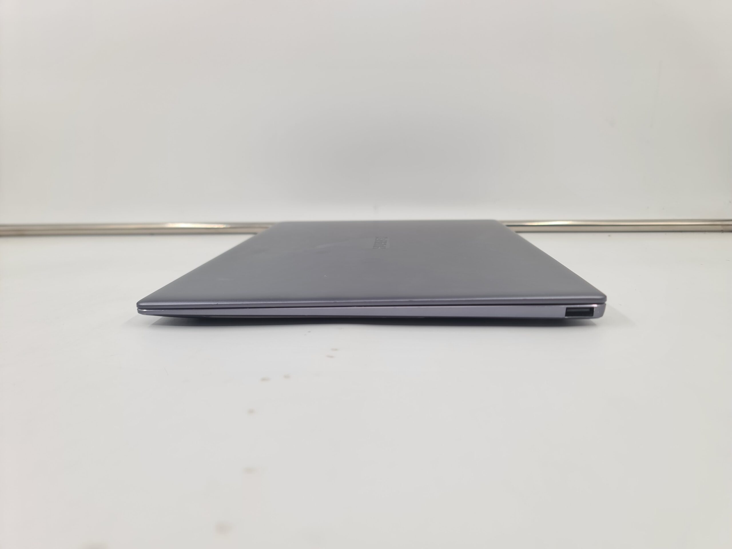 Huawei matebook X Pro/I5-10210/16gb/512gb/13.9 3K TOUC/MX250 - Slika 4