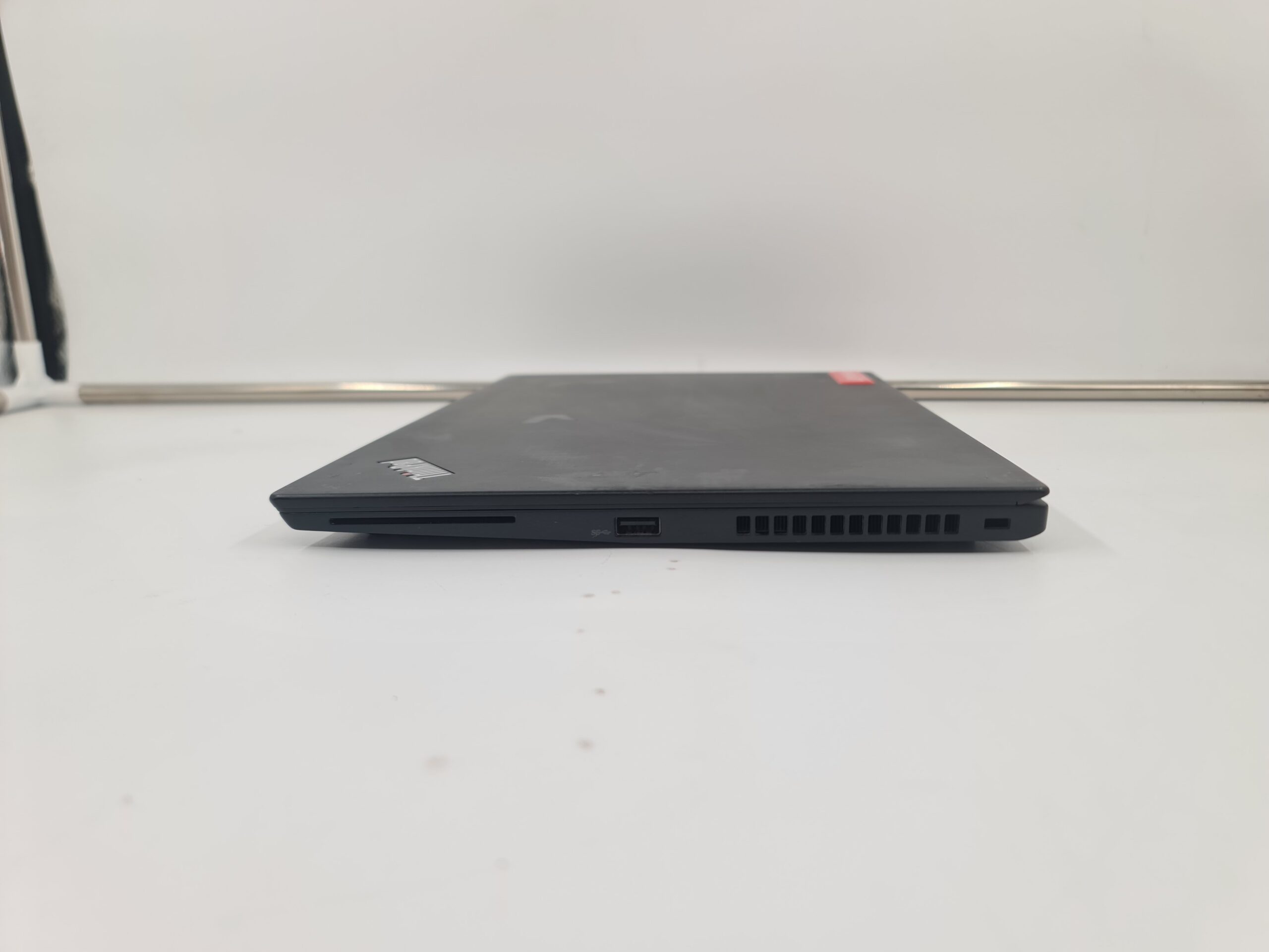 Lenovo T480s/i5-8350u/16gb/256nvm/14FHD IPS TOUC/5H - Slika 4