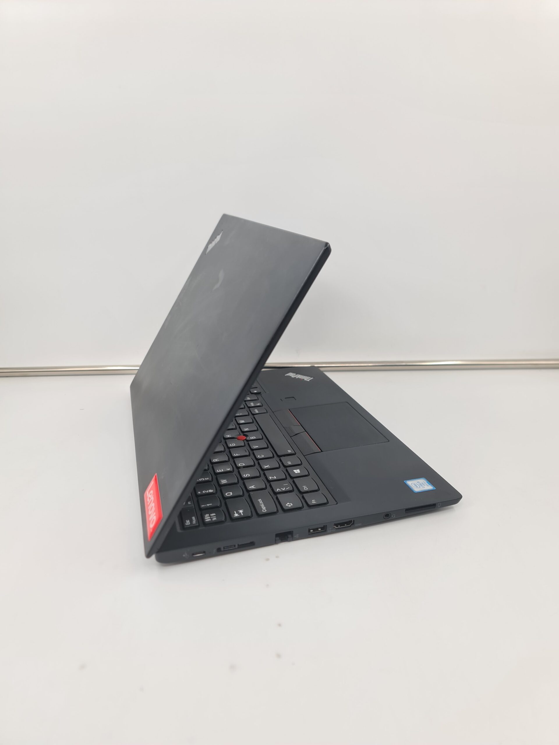 Lenovo T480s/i5-8350u/16gb/256nvm/14FHD IPS TOUC/5H - Slika 2