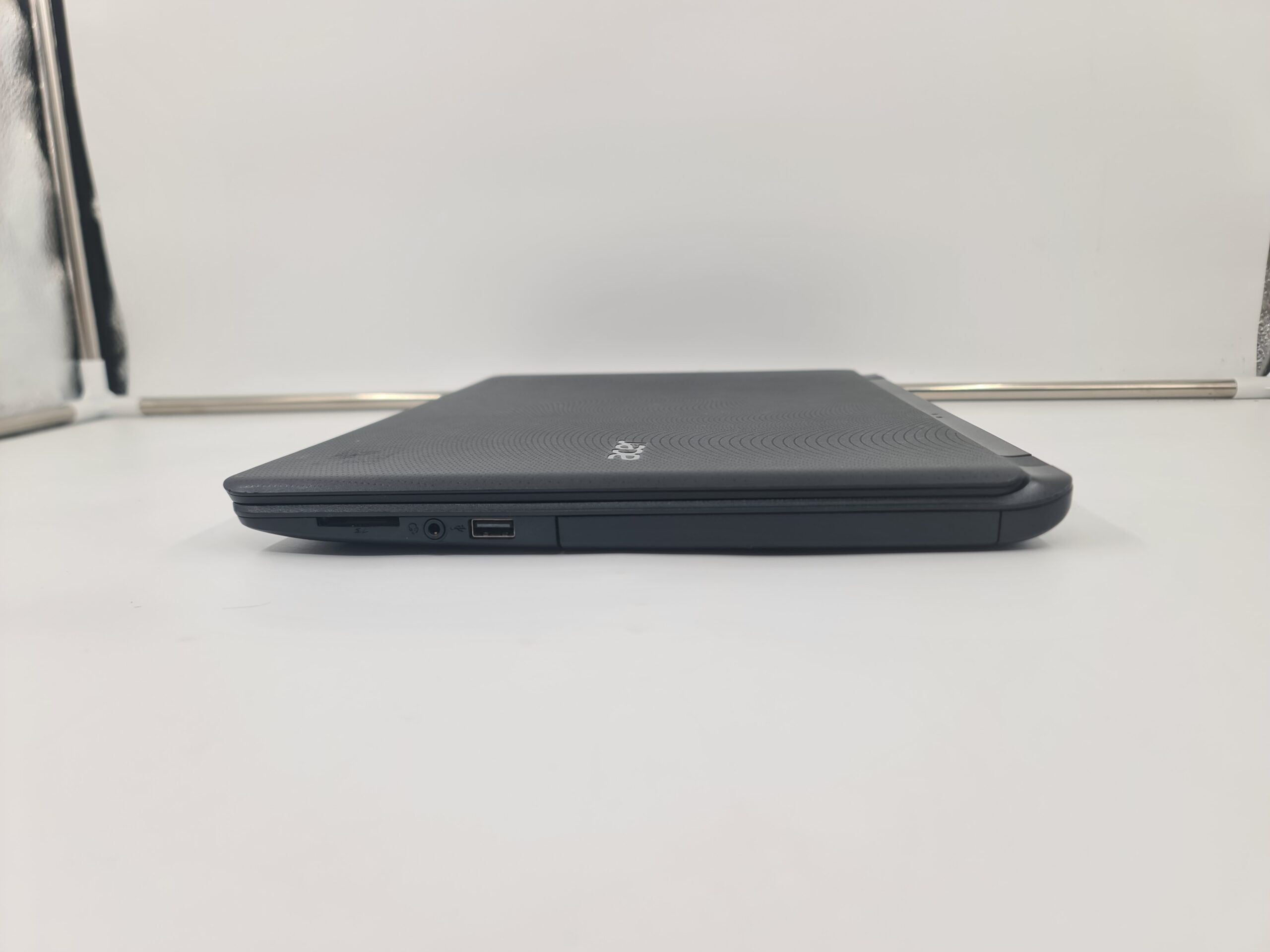 Acer Aspire ES1/Pentium N3710/8gb/256ssd/15.6HD/920MX 2gb/4H - Slika 4