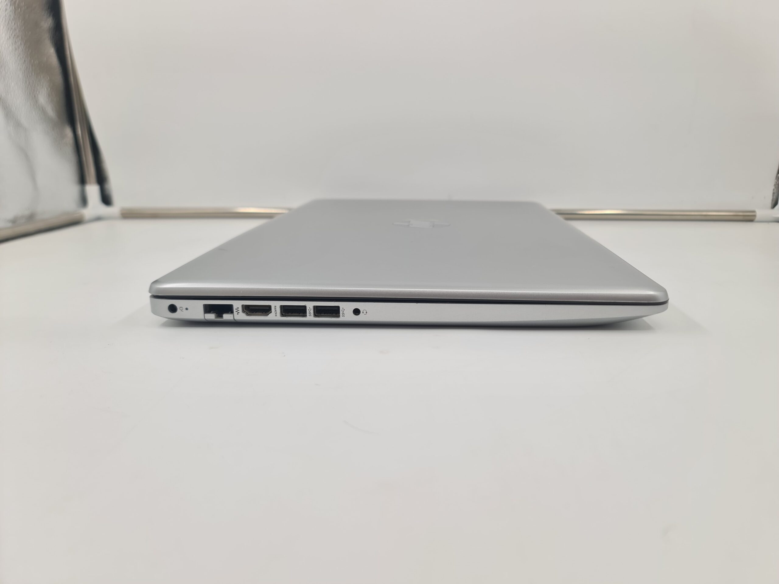 HP 17-BY1000NM i5-8265u/16gb/256ssd+1TB/17.3FHD/R5 M435 2gb - Slika 3