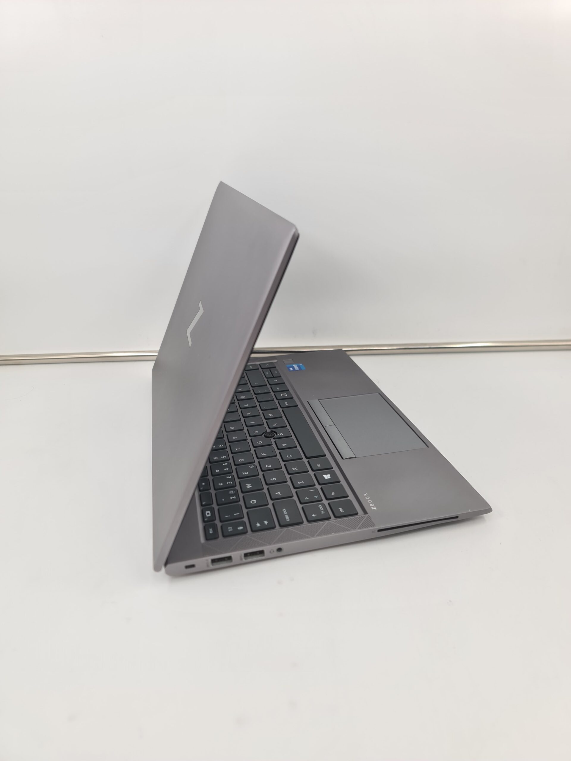 HP Zbook FireFly 14 G8/i7-1165G7/32gb/512ssd/NVidia T500/14 - Slika 2