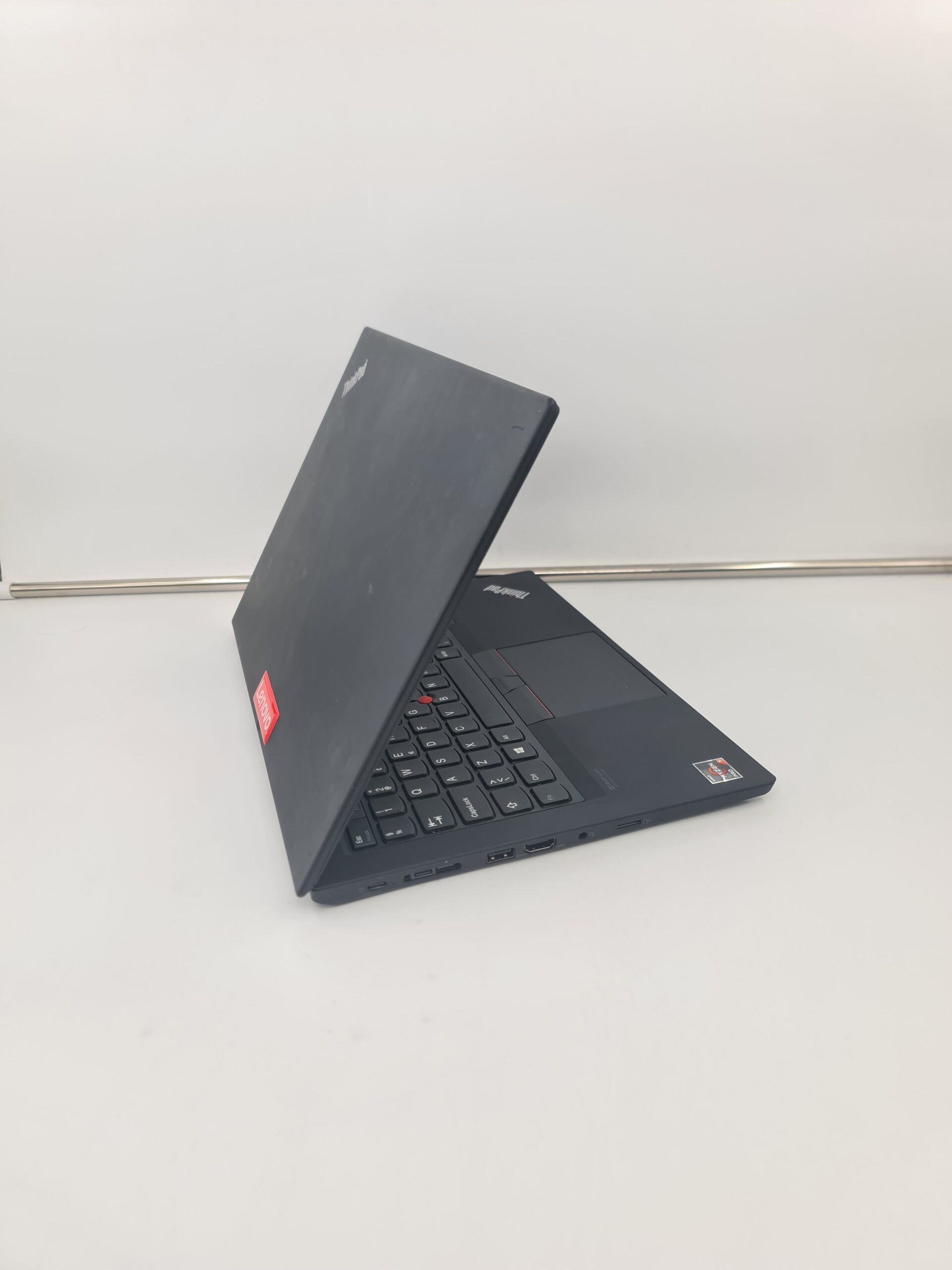 Lenovo T14 G1/Ryzen 5 4650U/16gb/256nvm/14Fhd IPS/Radeon/6H - Slika 2