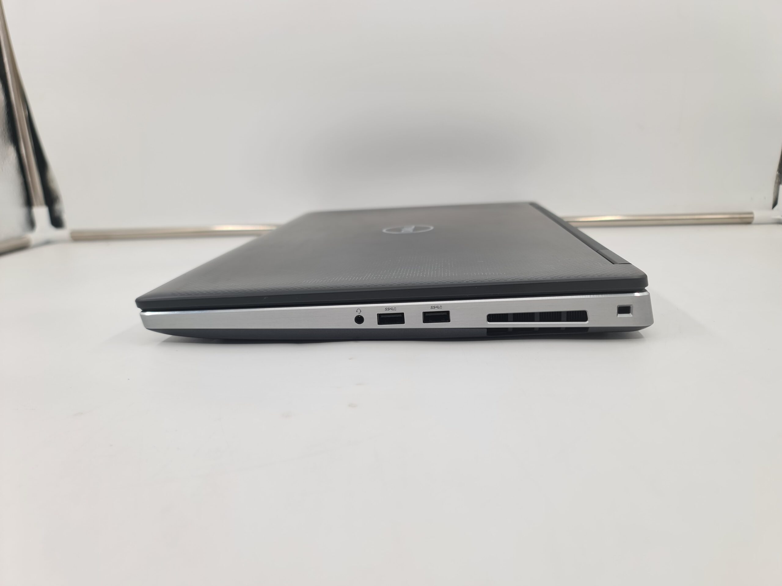 Dell Precision 7540/i7-9850H/32gb/512ssd/Quadro T1000 4g/ - Slika 4